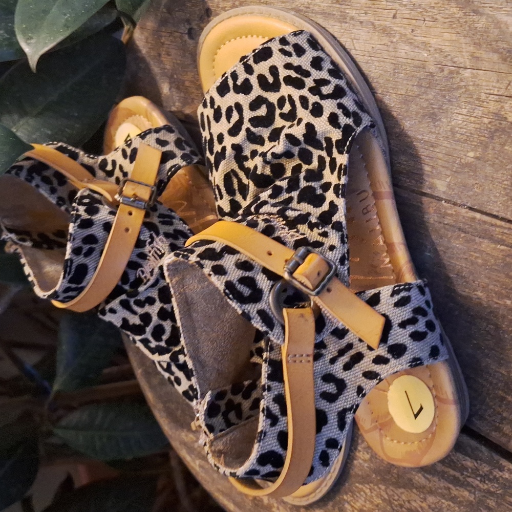 BLOWFISH Sandals